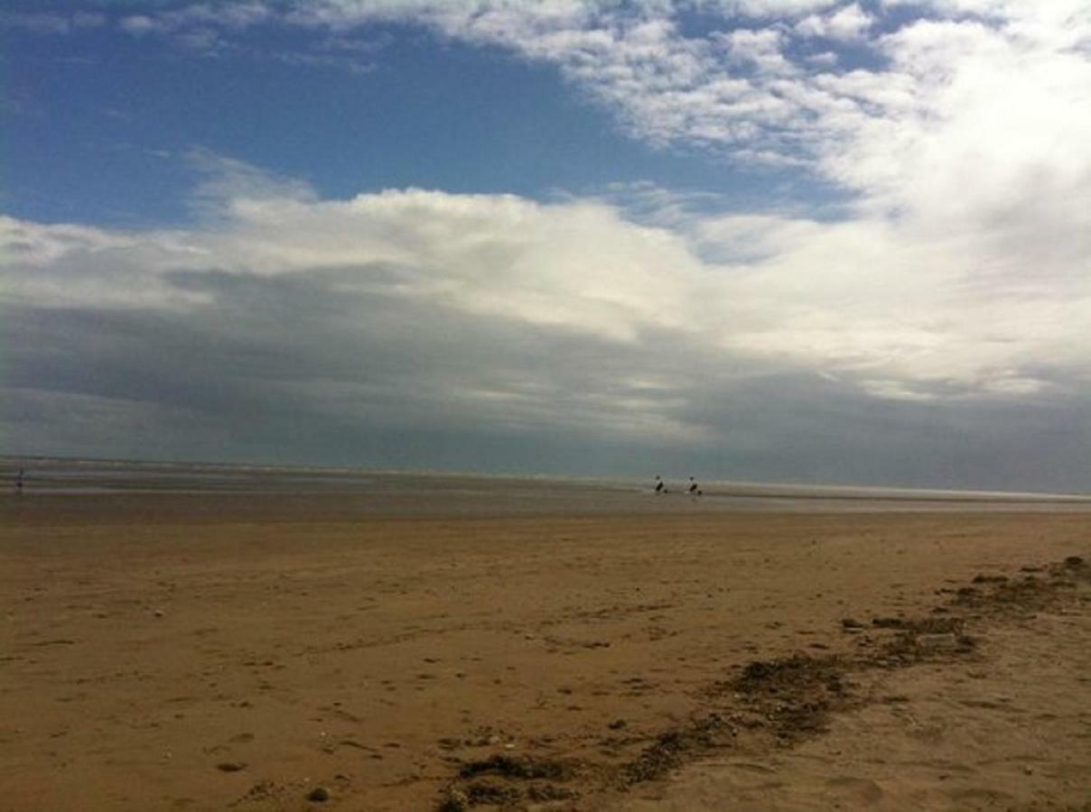 Spacious Holiday Home - Romney Sands Littlestone-on-Sea Exterior photo